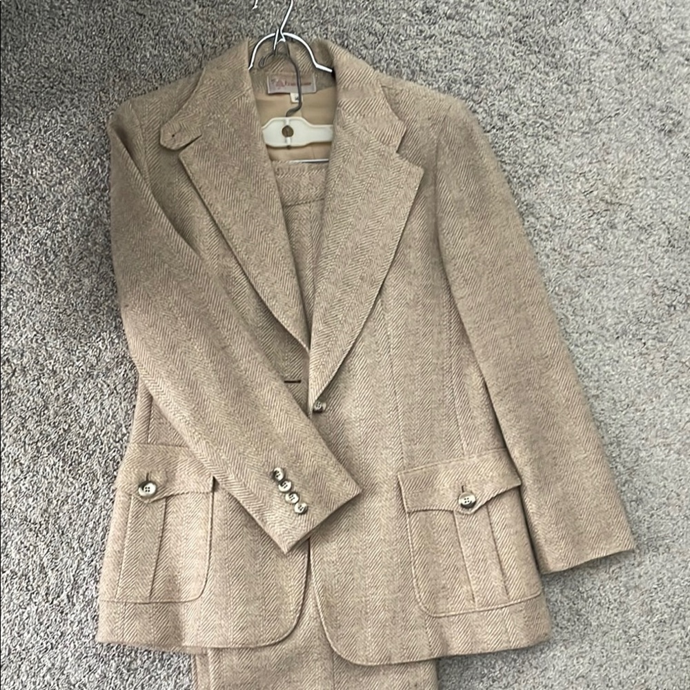 Tan Blazer with Classic Cut and Wool Blend Fabric